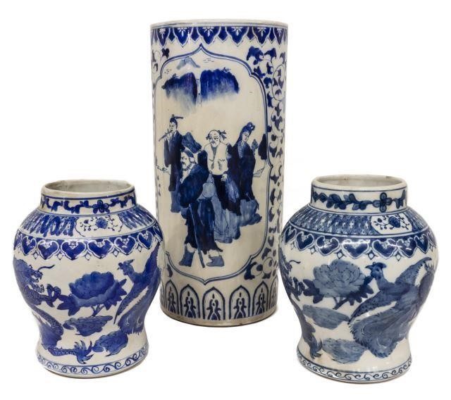  3 CHINESE BLUE WHITE PORCELAIN 3be198