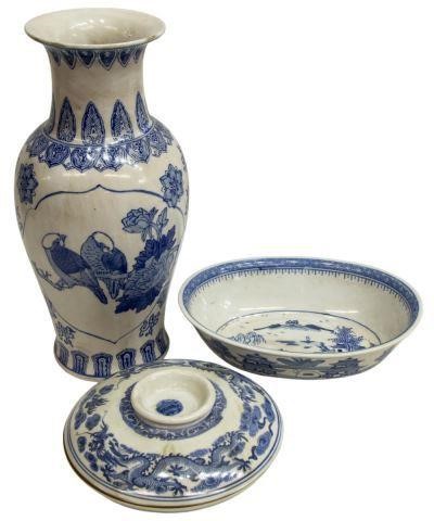  3 CHINESE BLUE WHITE PORCELAIN 3be199