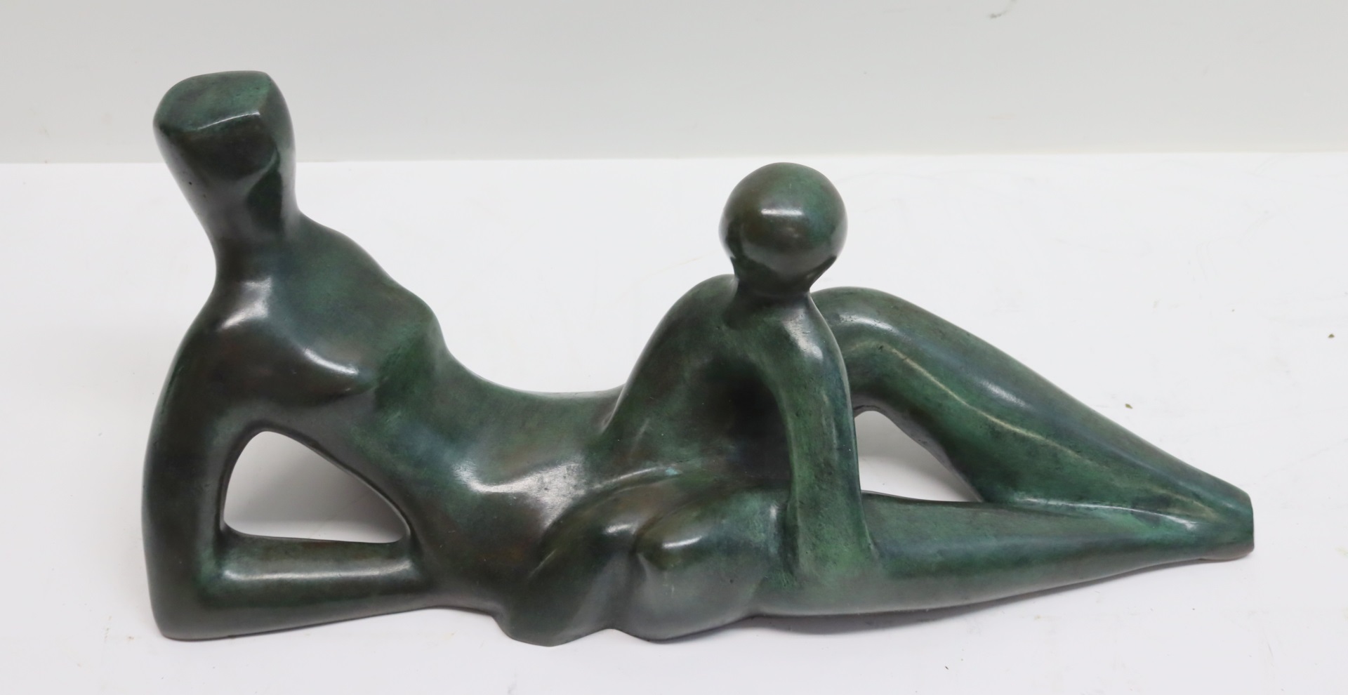 ILLEGIBLY SIGNED BRONZE SCULPTURE 3be204