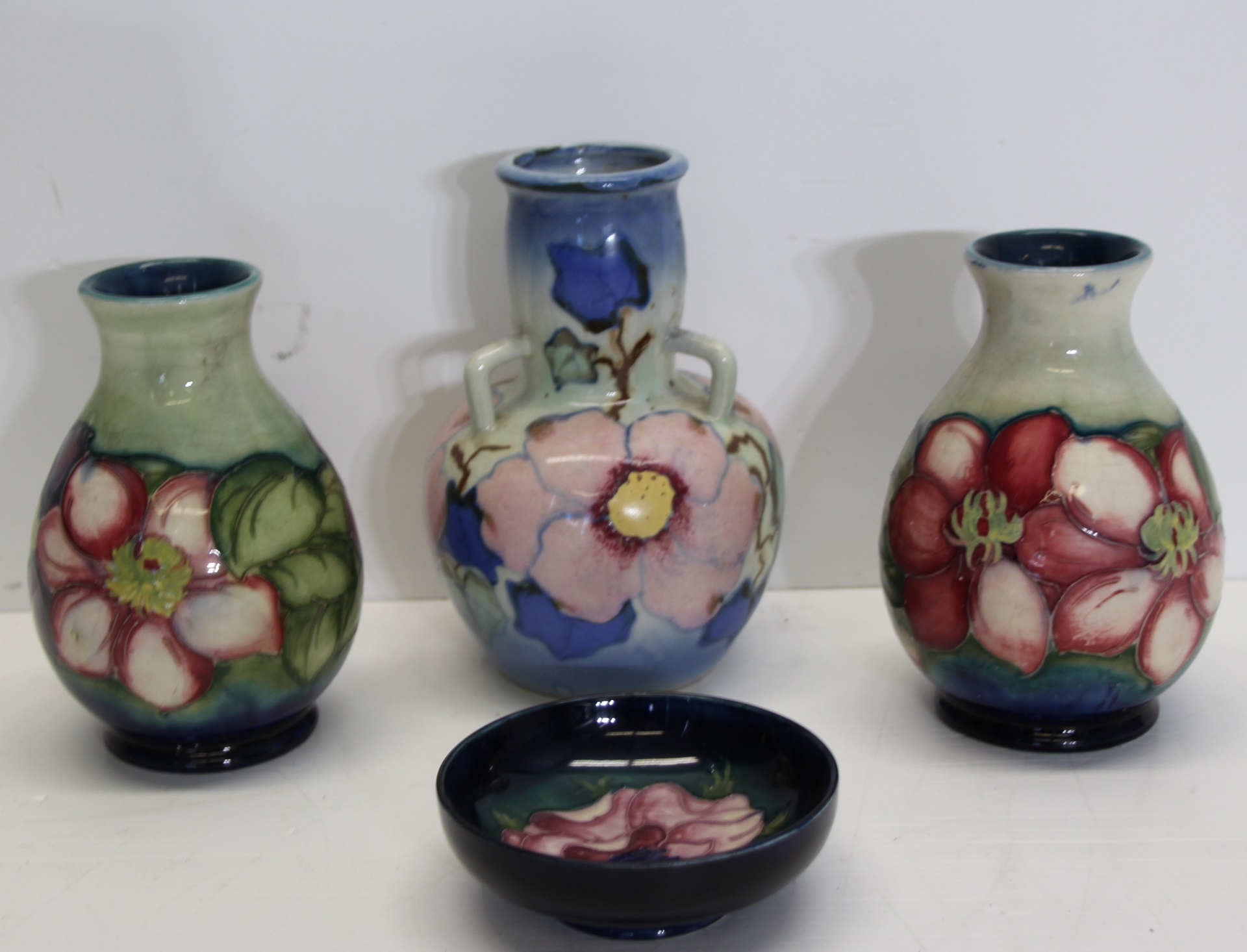 3 MOORCROFT PORCELAIN CABINET ITEMS 3be238