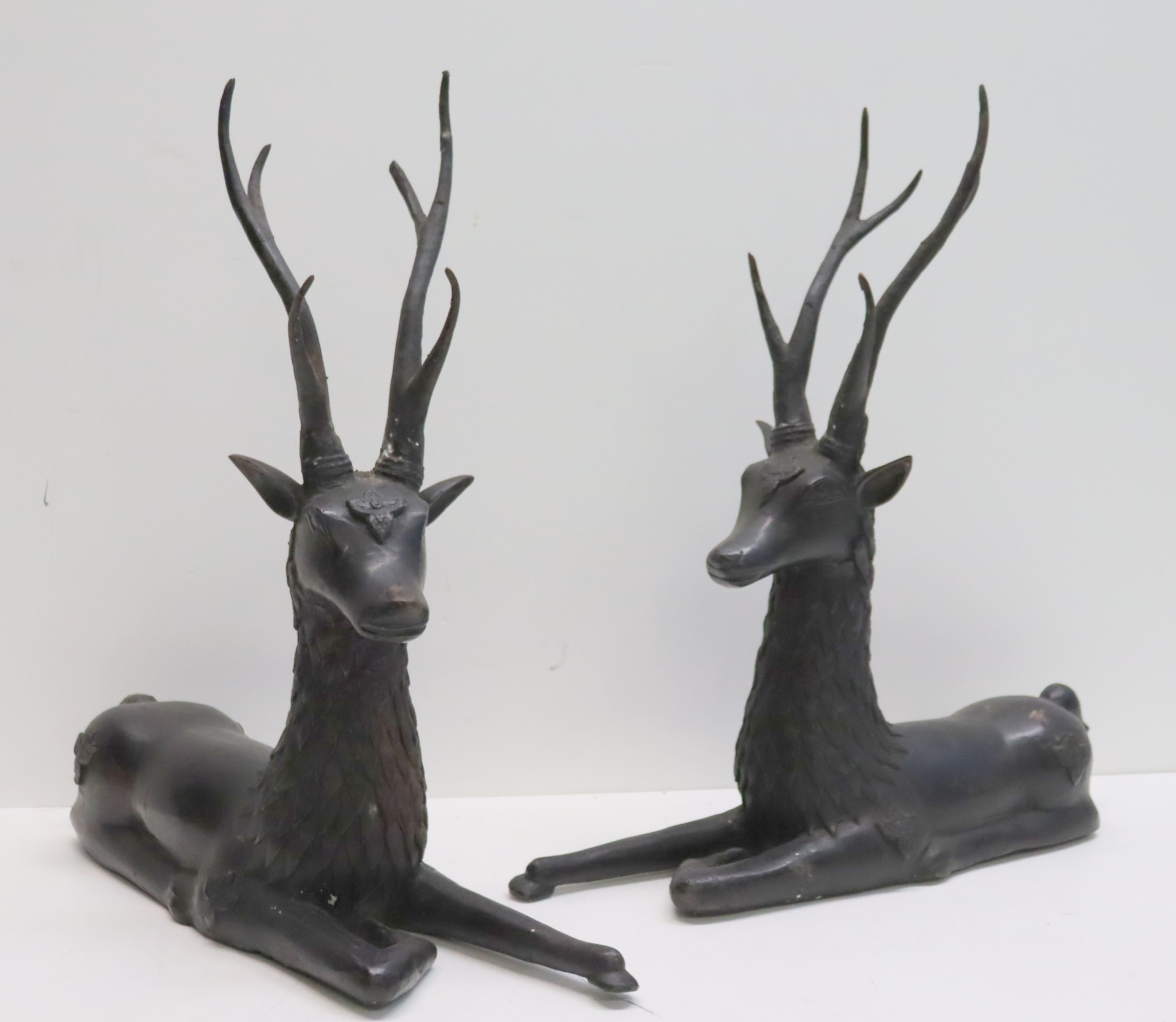 PAIR OF PATINATED BRONZE RESTING 3be28d
