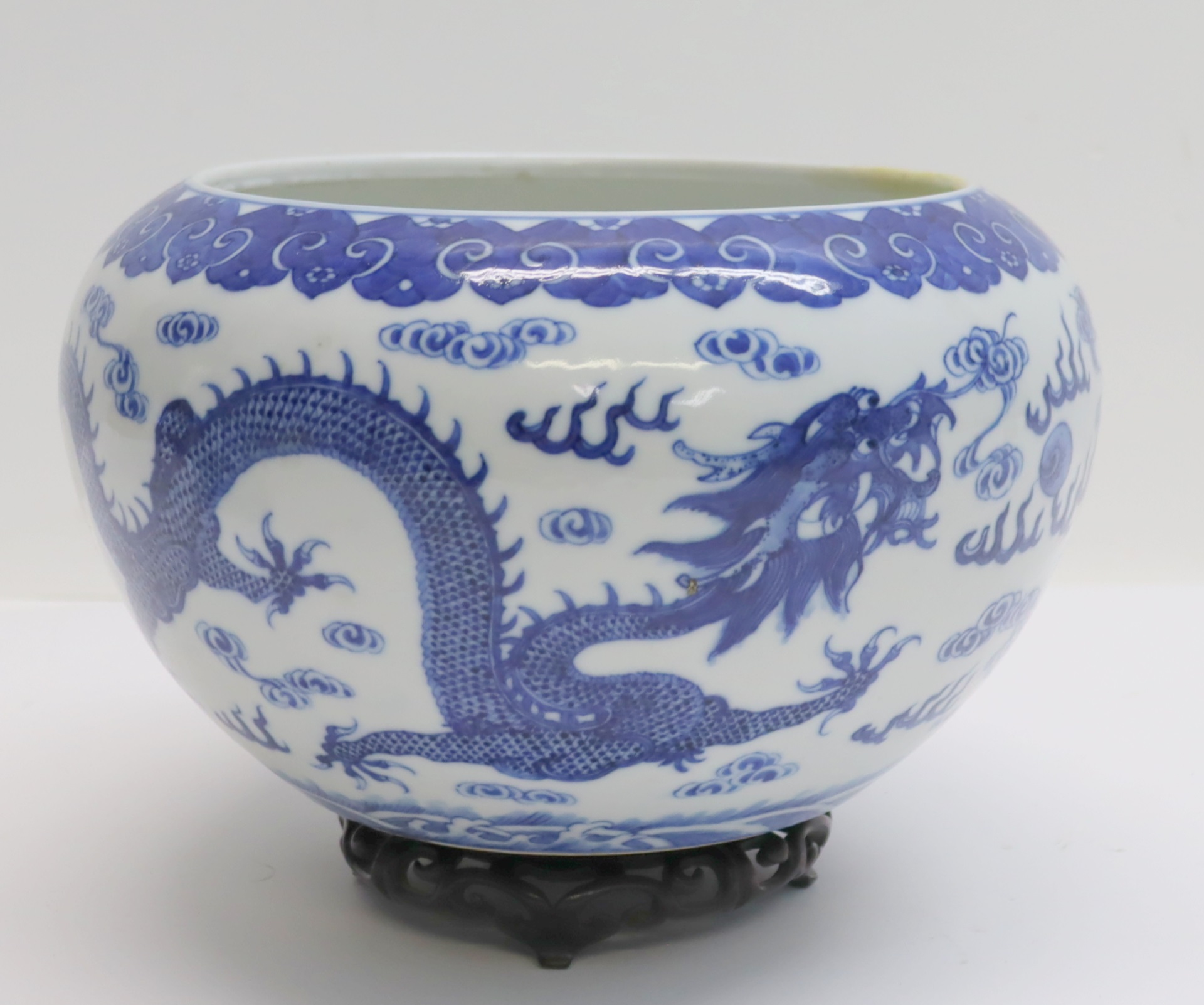 CHINESE BLUE AND WHITE PORCELAIN