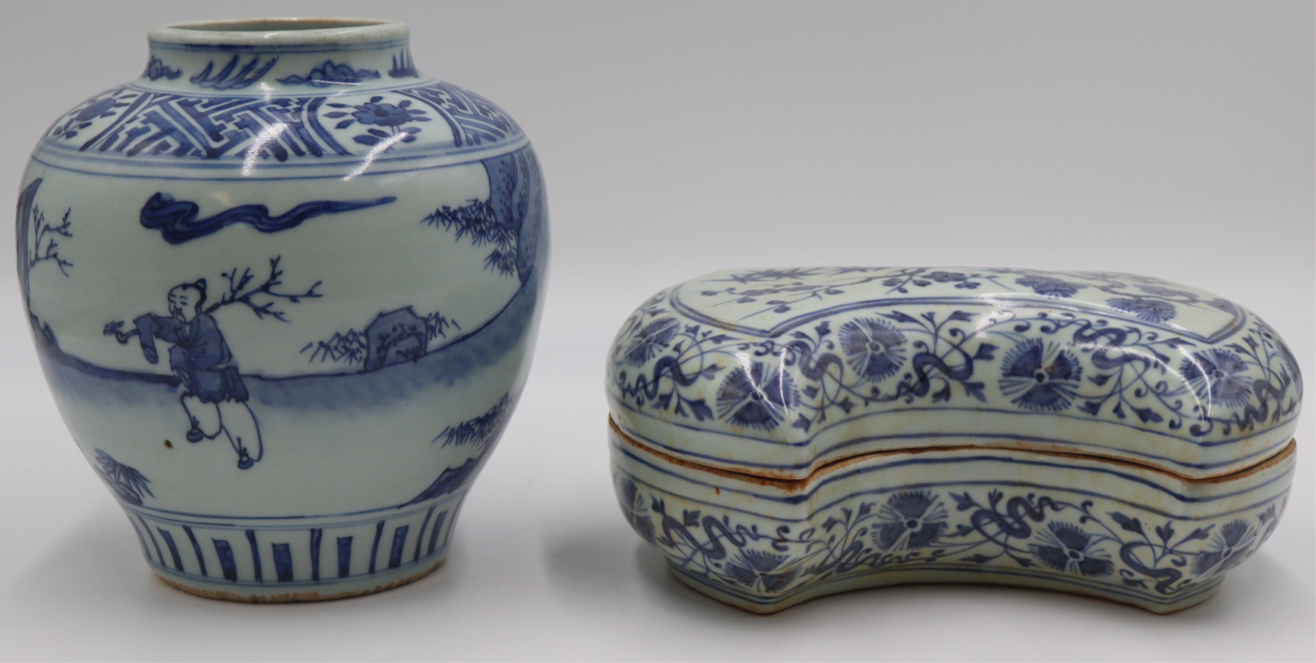 GROUPING OF CHINESE BLUE AND WHITE