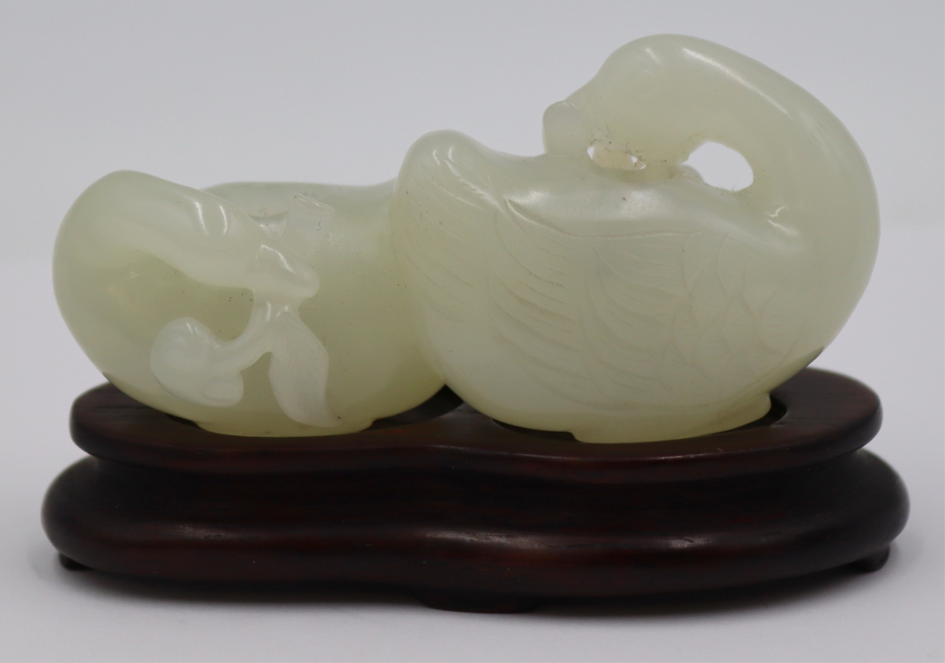 CARVED WHITE JADE BIRD FORM BRUSH