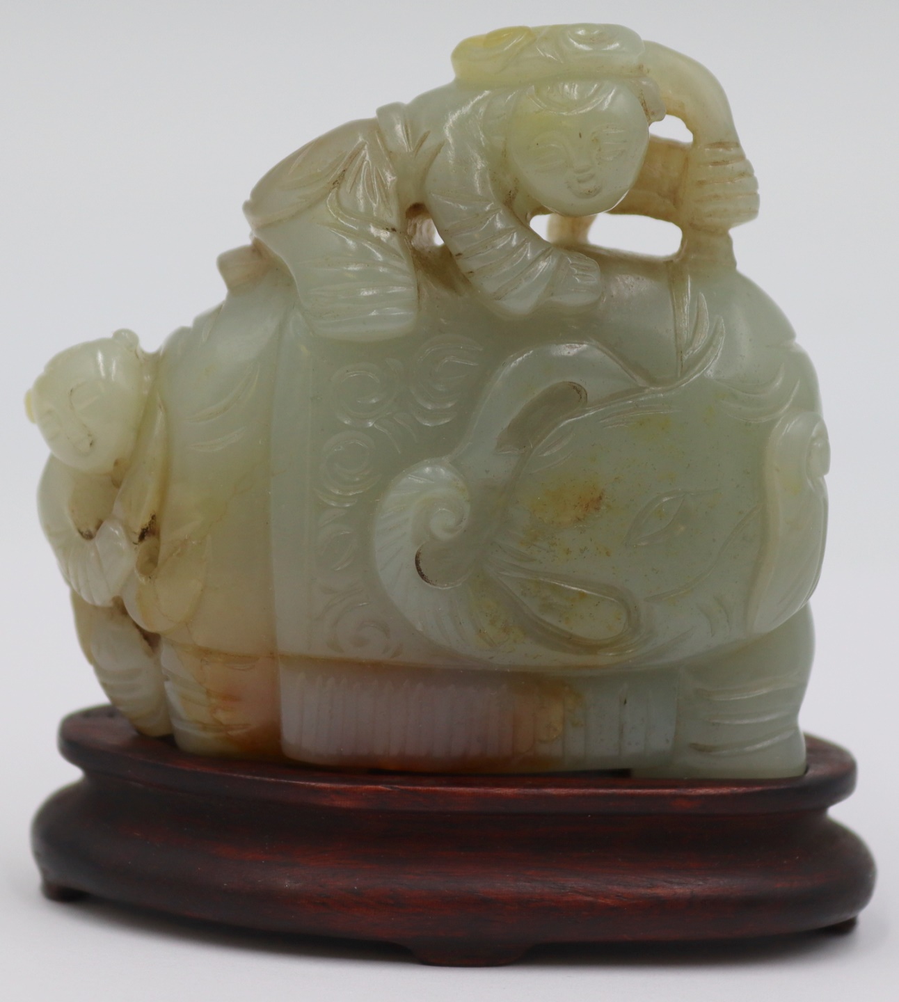 CARVED RUSSET JADE ELEPHANT WITH 3be34d