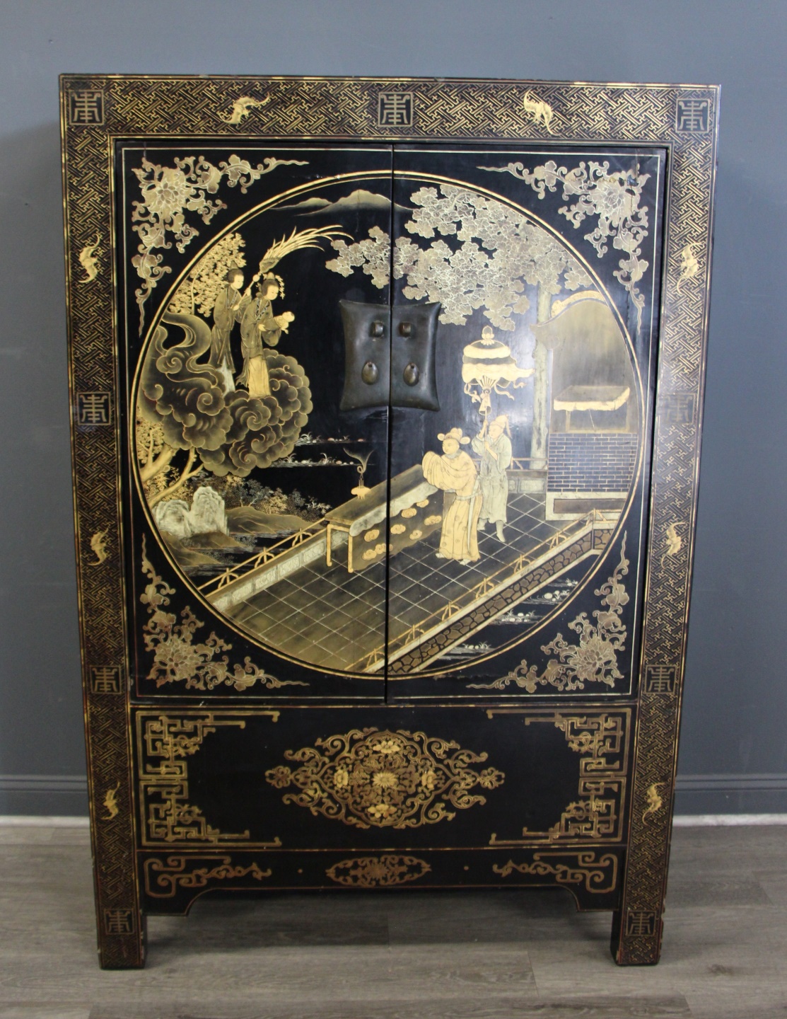 ANTIQUE LACQUER AND CHINOISERIE DECORATED