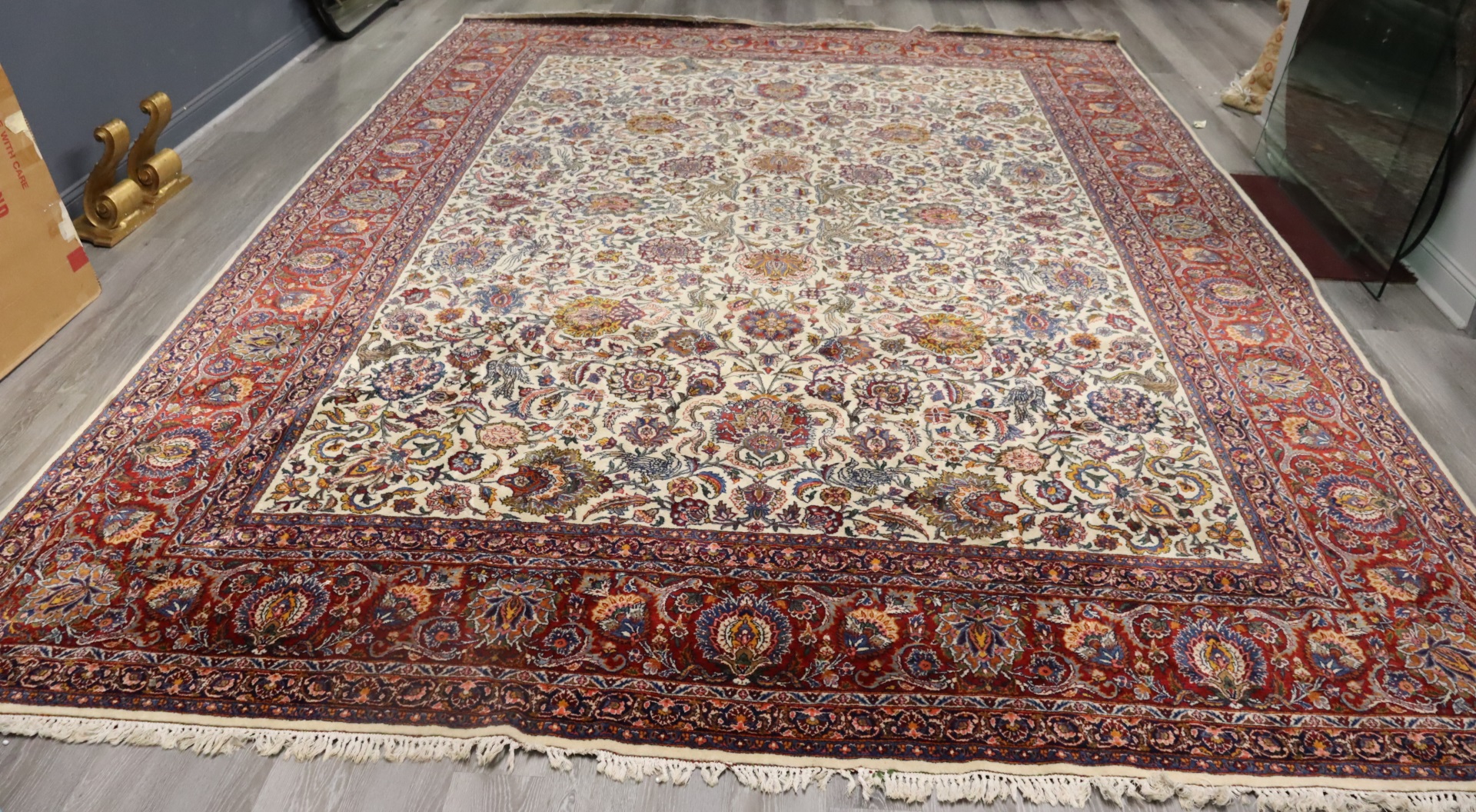 VINTAGE AND FINELY HAND WOVEN CARPET  3be391