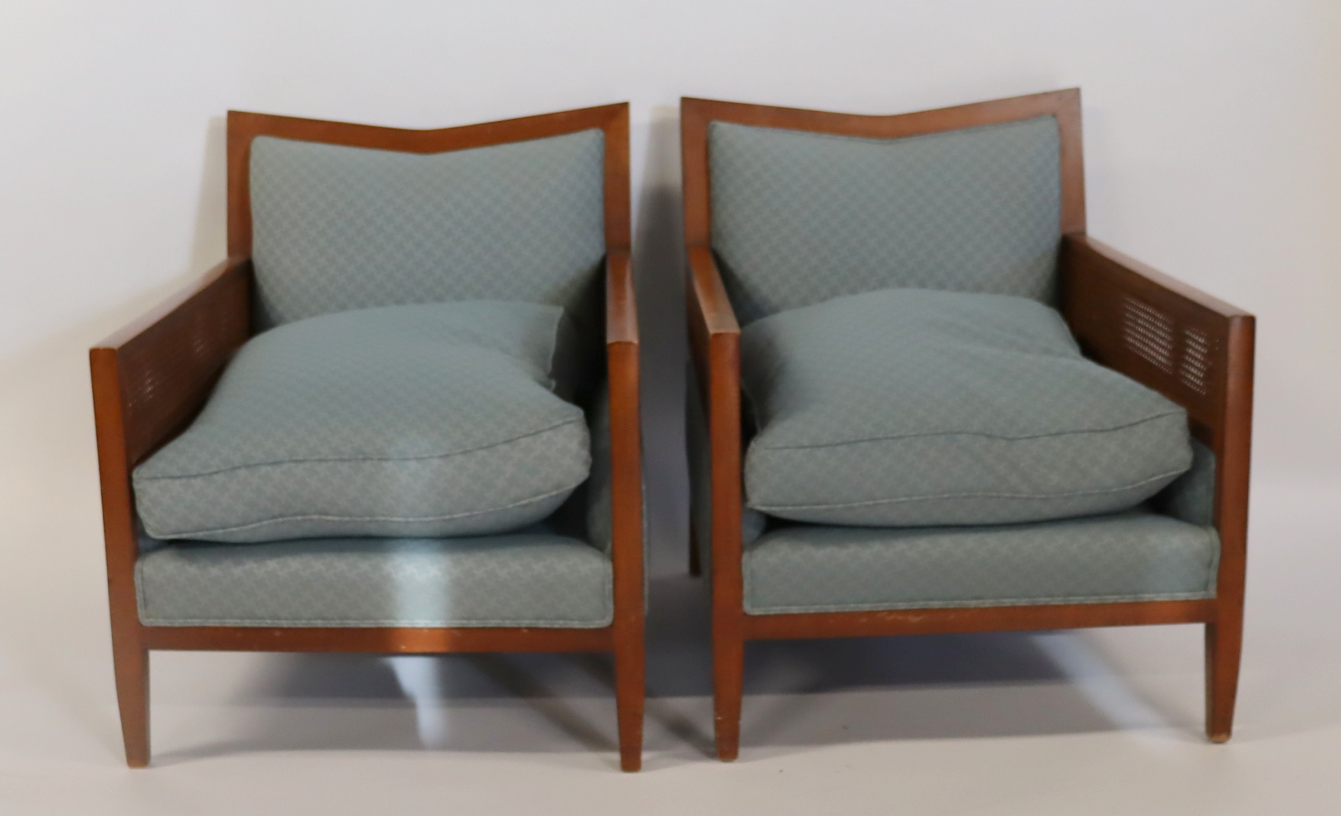 MIDCENTURY PAIR OF ARMCHAIRS. Nice