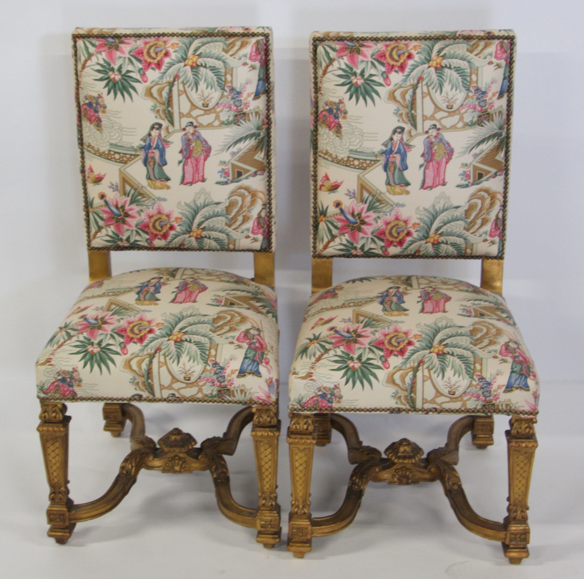 PAIR OF CARVED GILTWOOD CHAIRS 3be3e2