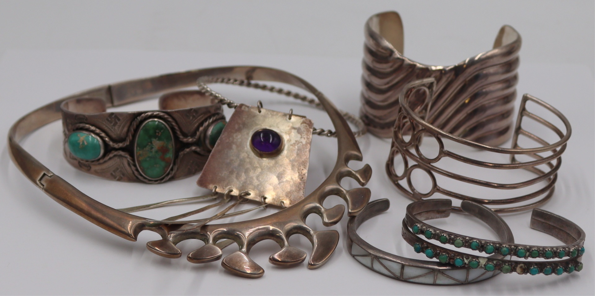 JEWELRY. ASSORTED GROUPING OF SILVER