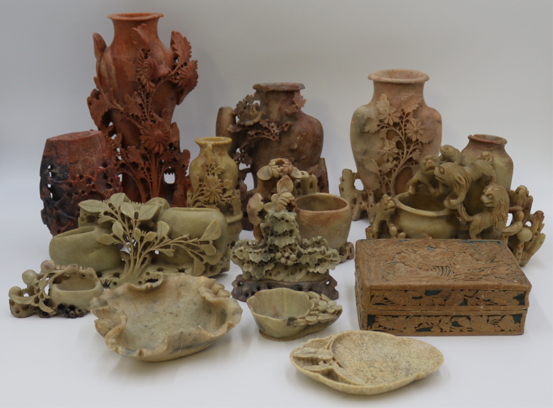 ASSORTED GROUPING OF CARVED SOAPSTONE 3be864