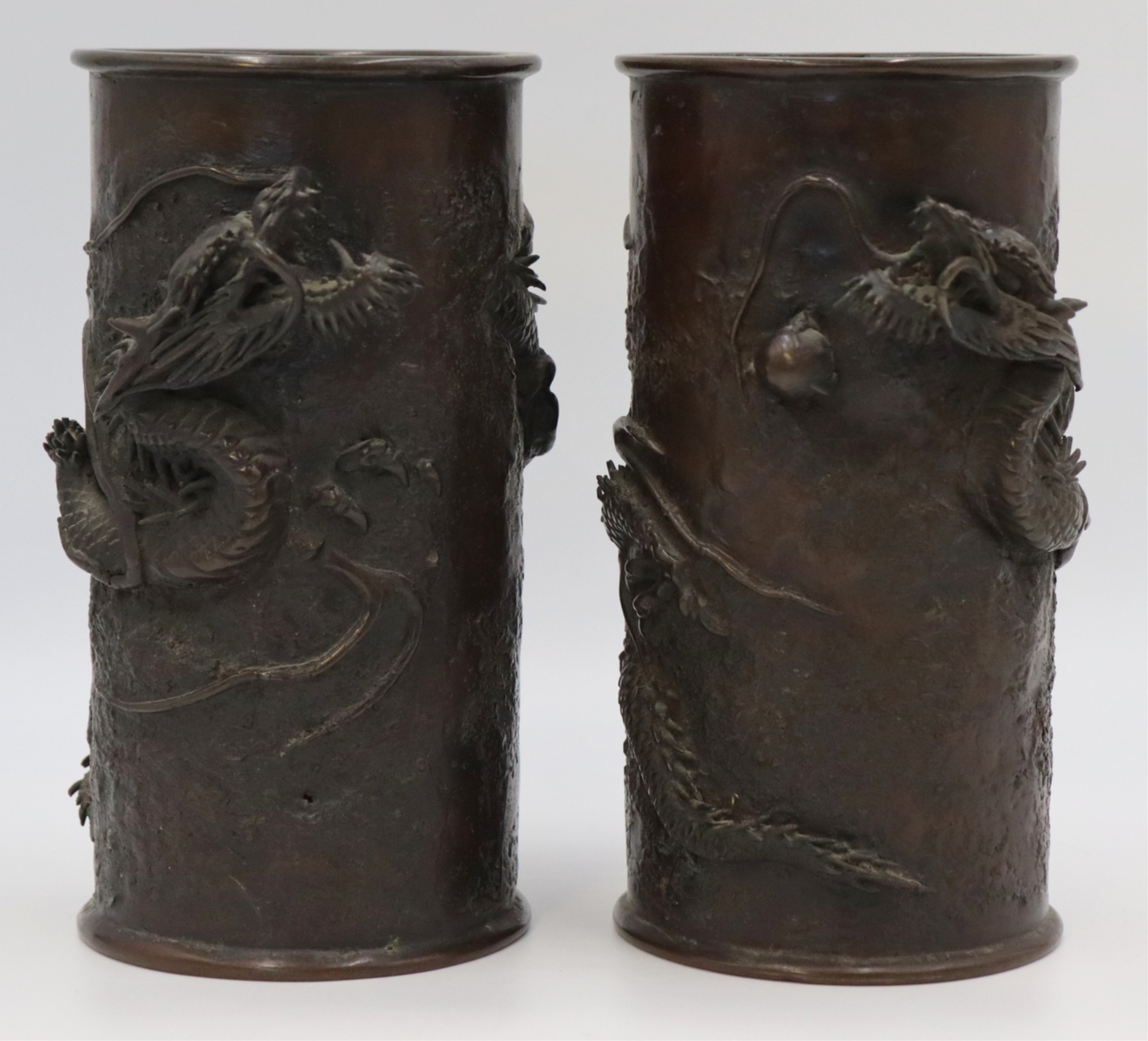 PAIR OF JAPANESE MEIJI BRONZE CYLINDRICAL 3be85f