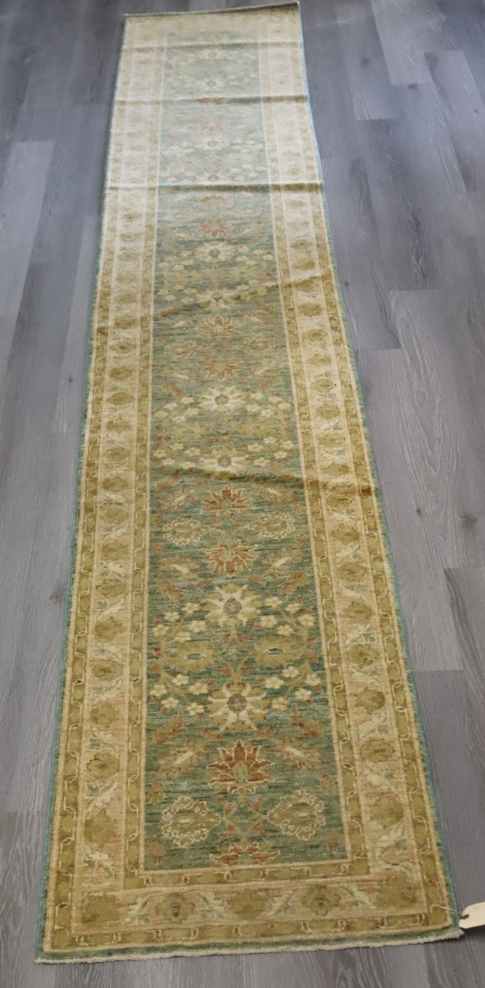 VINTAGE AND FINELY HAND WOVEN RUNNER  3be8b6