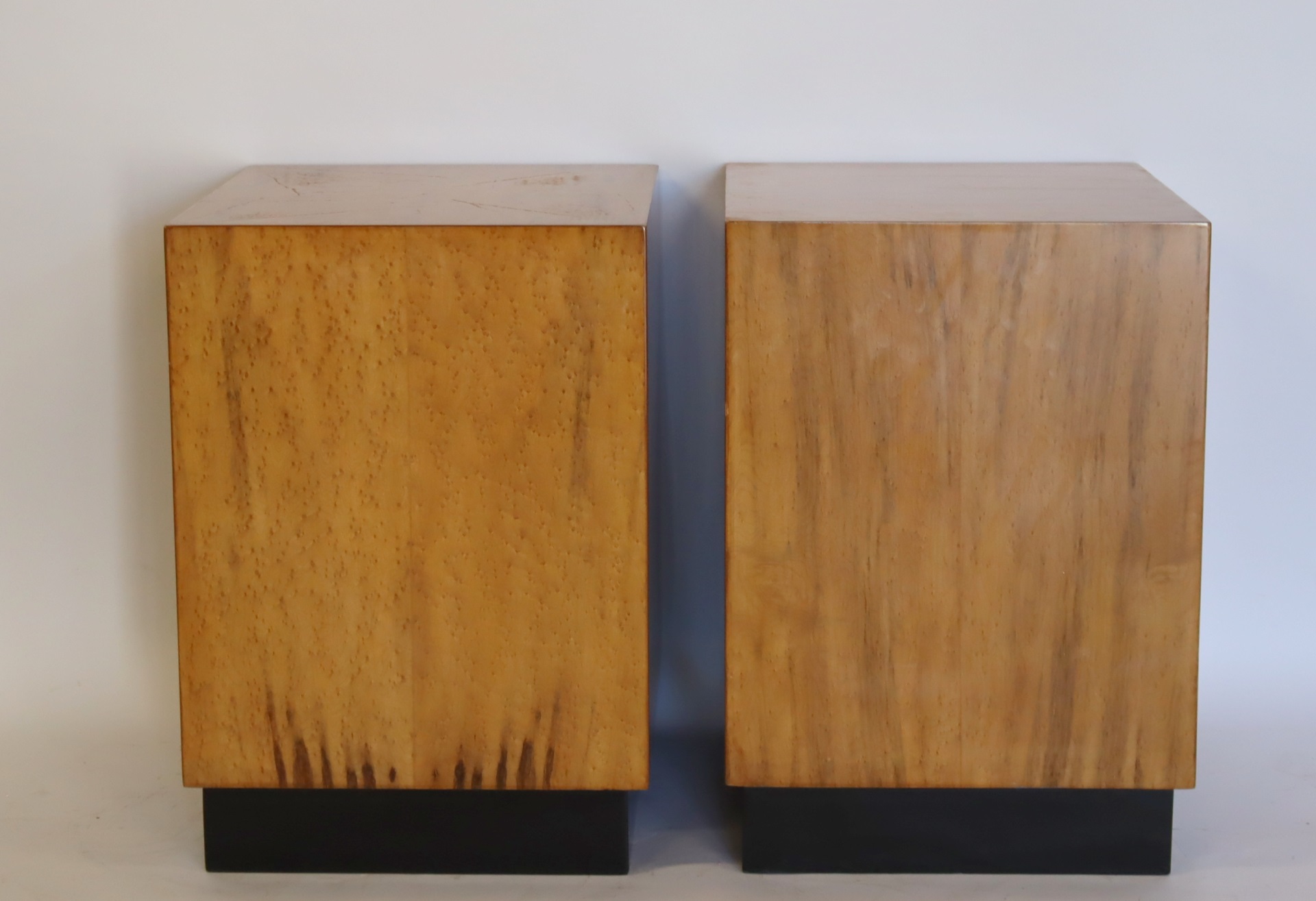 MIDCENTURY PAIR OF CUBE STANDS 3be954