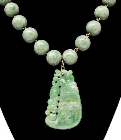 CHINESE GREEN JADE BEADED NECKLACE 3be9a5