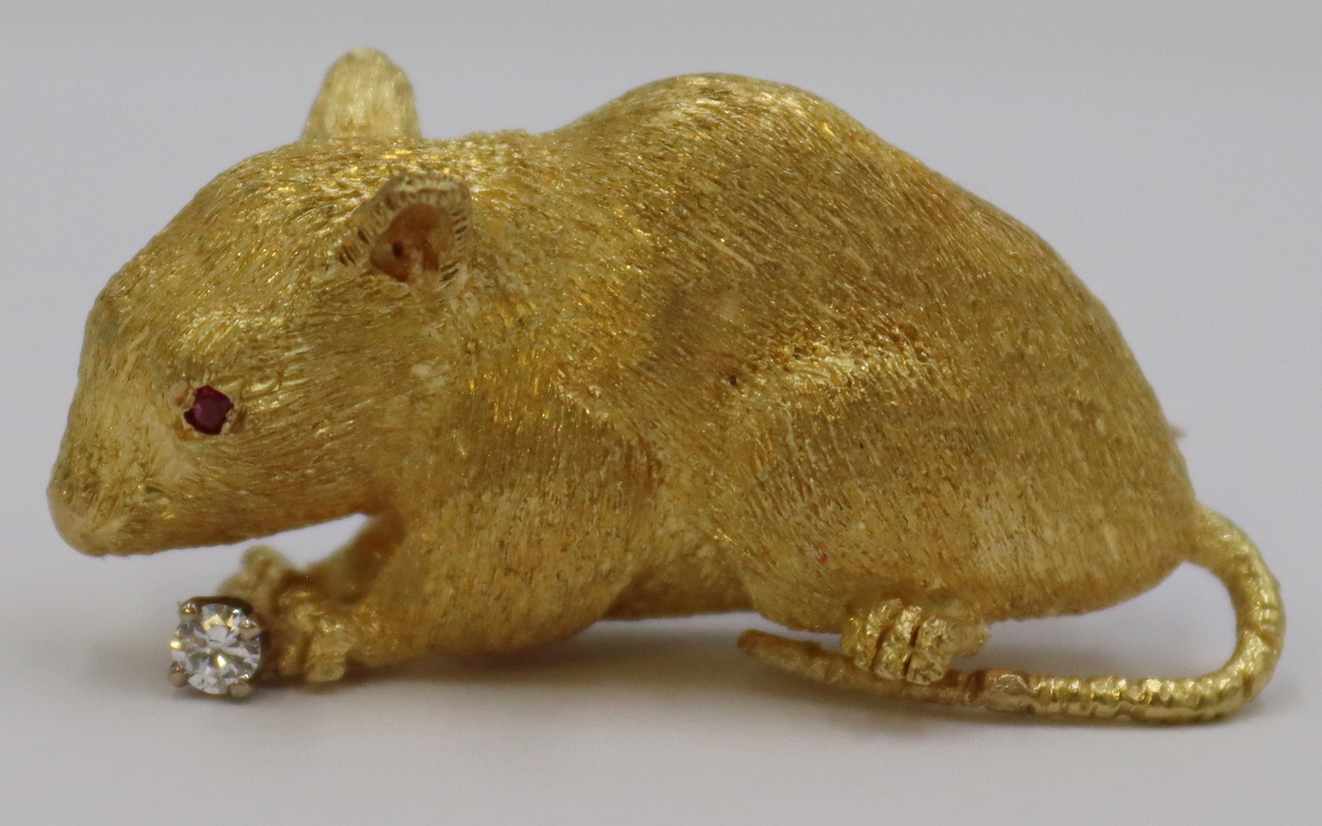 JEWELRY. SIGNED 18KT GOLD MOUSE