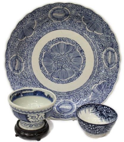  3 CHINESE BLUE WHITE PORCELAIN 3beb3c