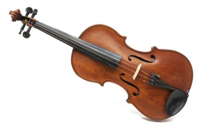 VIOLIN WITH HARDCASEViolin unsigned  3beb57