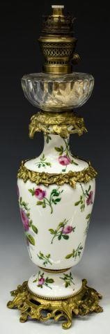 FRENCH PORCELAIN FLORAL TABLE LAMPFrench 3bec96