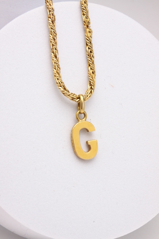 14K GOLD CHAIN WITH 18K GOLD 'G'