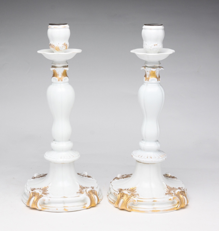 PAIR OF MEISSEN CANDELABRA BASES  3befe2