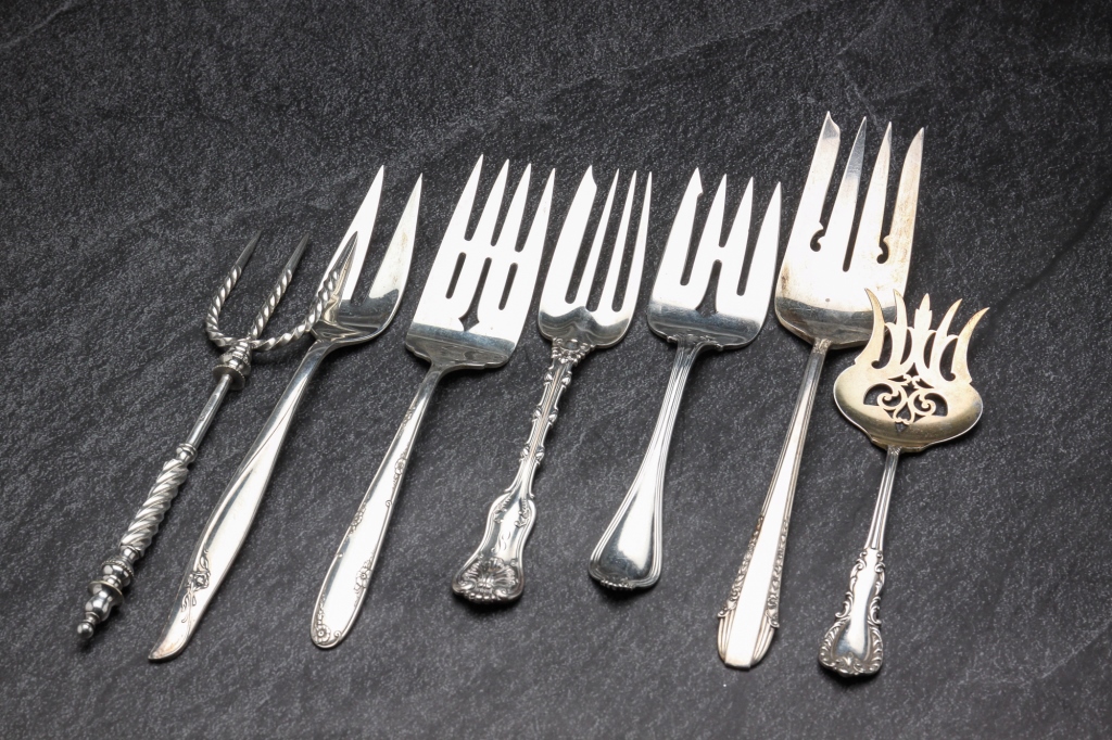 SEVEN SERVING FORKS INCLUDING STERLING 3bf001