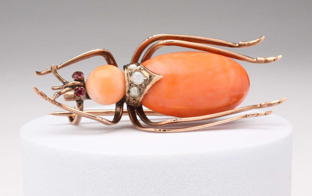 VINTAGE GOLD AND CORAL BUG PIN.