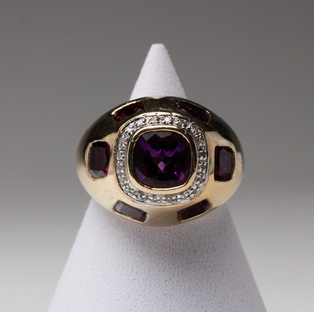 GOLD DOME RING WITH AMETHYST &