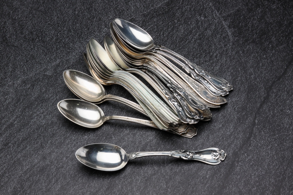 GROUP OF STERLING SILVER SPOONS.