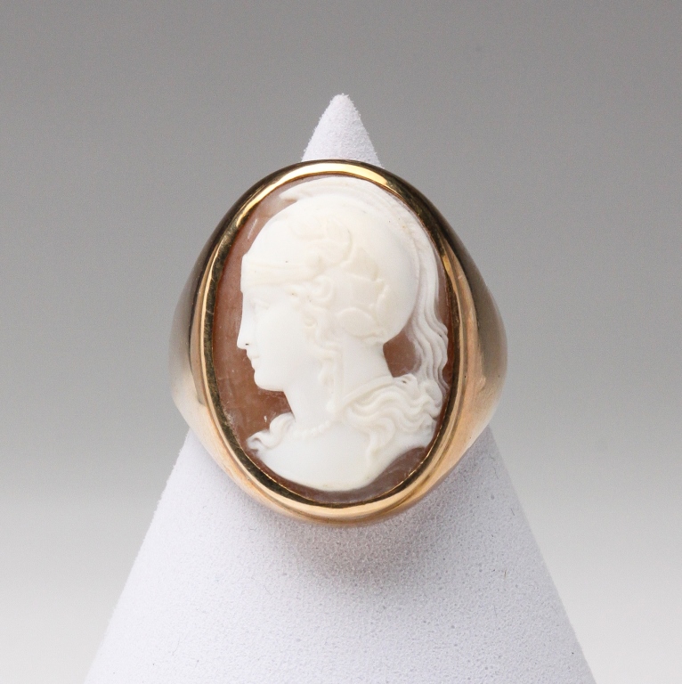 VINTAGE 10K CARVED CAMEO RING  3bf0c0