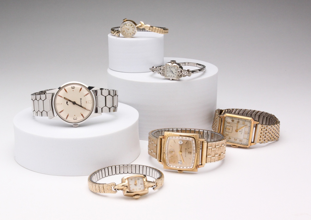 GROUP OF SIX VINTAGE WRISTWATCHES.