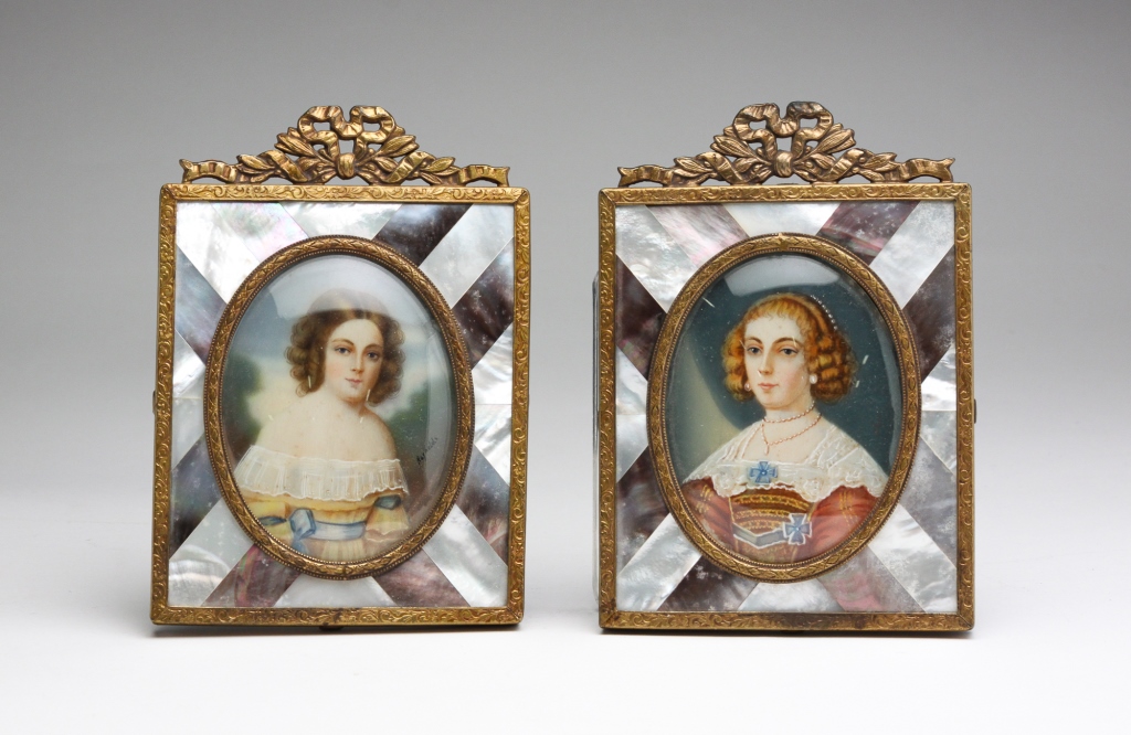 TWO MINIATURE PAINTINGS European  3bf1ad