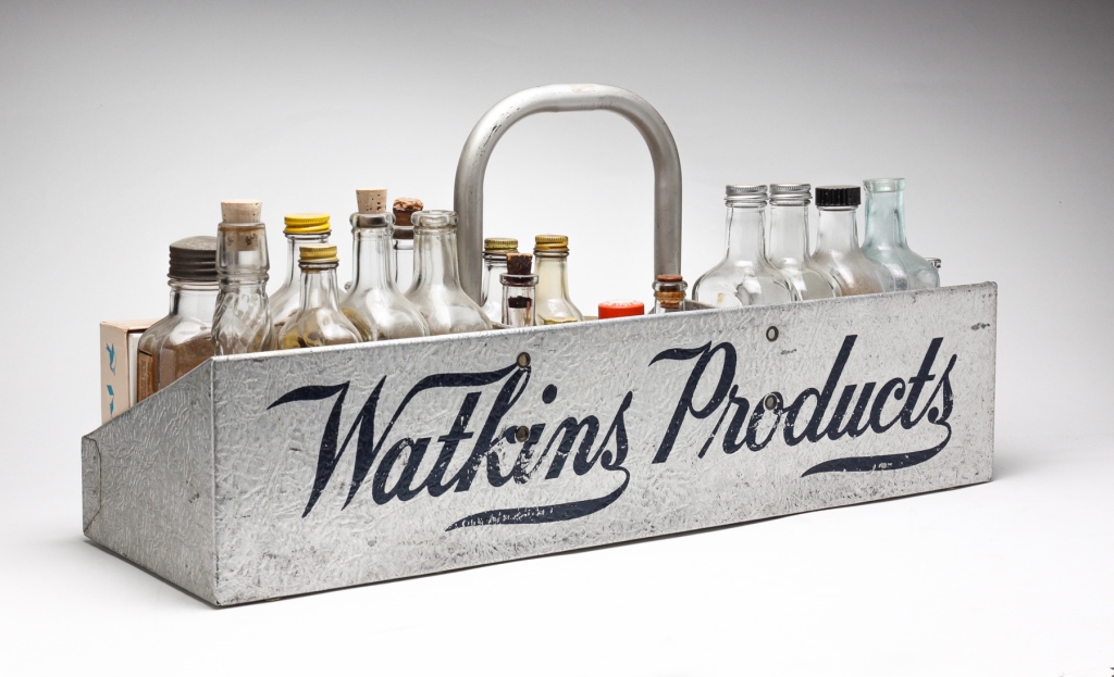 WATKINS TOTE AND PRODUCT BOTTLES  3bf21a
