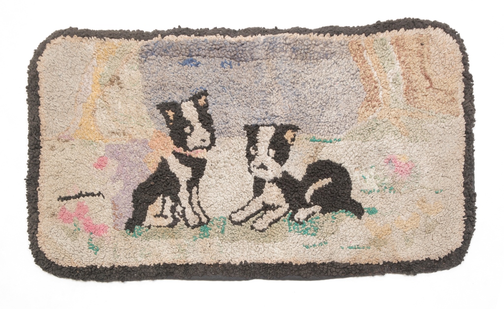  TWO PUPPIES MOTIF HOOKED RUG  3bf260