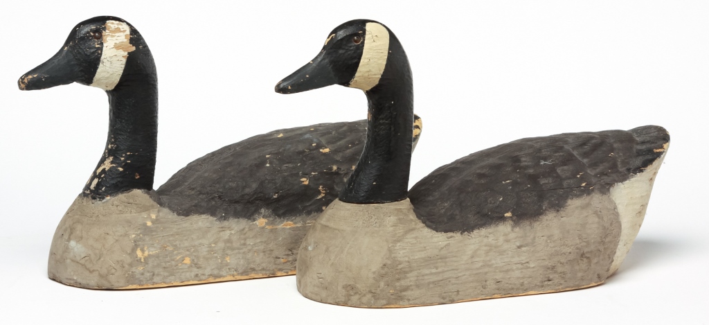 TWO AMERICAN CANADA GOOSE DECOYS  3bf29a