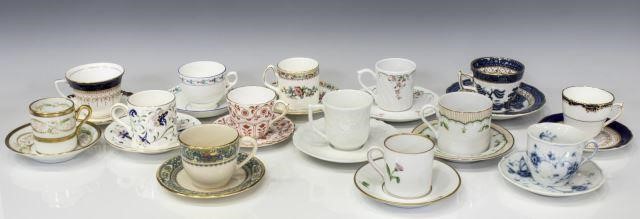  LOT COLLECTION OF PORCELAIN CUPS 3bf34c