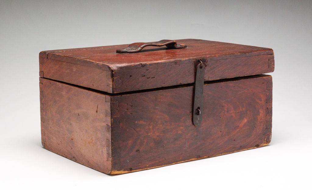 AMERICAN SUGAR CUTTING BOX Attributed 3bf3c1