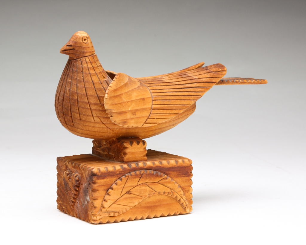 AMERICAN FOLK ART CARVED BIRD.