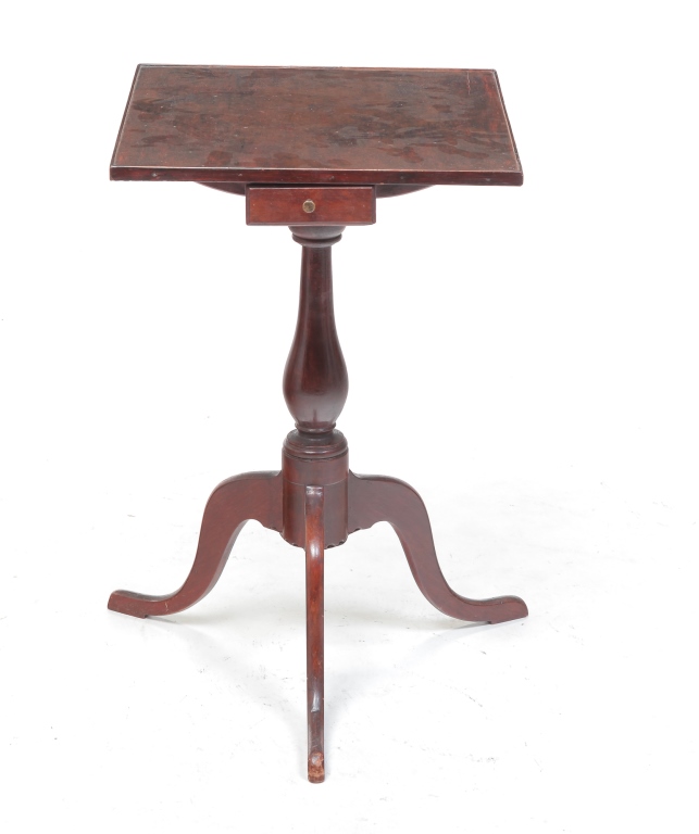 AMERICAN CHIPPENDALE CANDLESTAND.