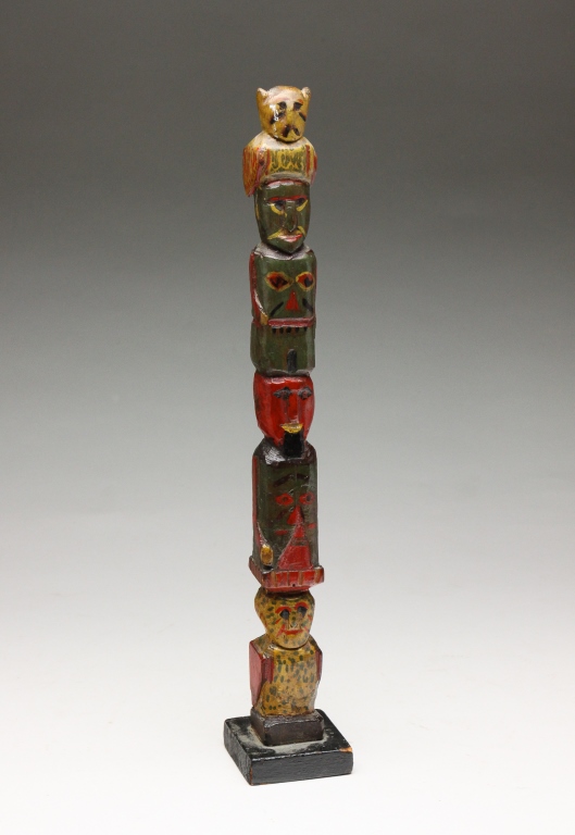 FOLKSY TOTEM POLE Twentieth century  3bf468