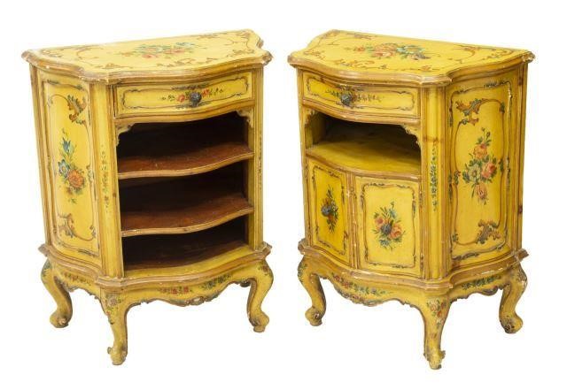  2 VENETIAN LOUIS XV STYLE BEDSIDE 3bf6ae