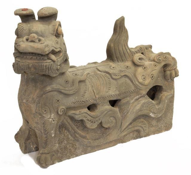 CHINESE POTTERY FOO DOG ROOF TILEChinese