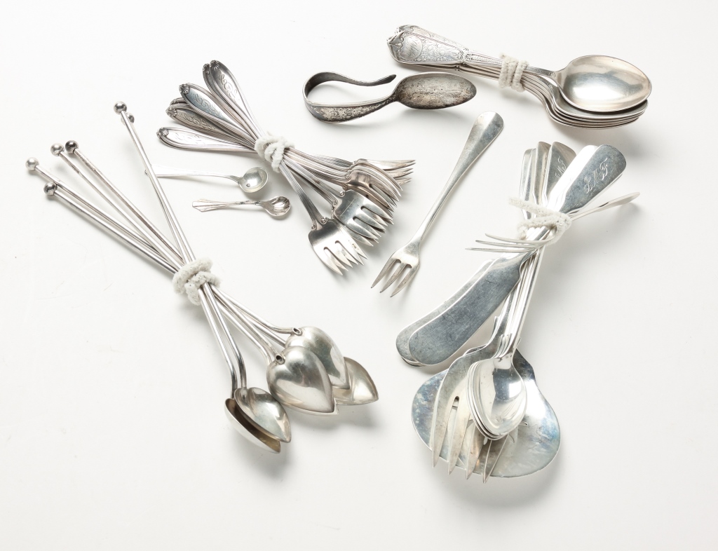 COLLECTION OF STERLING FLATWARE  3bf777