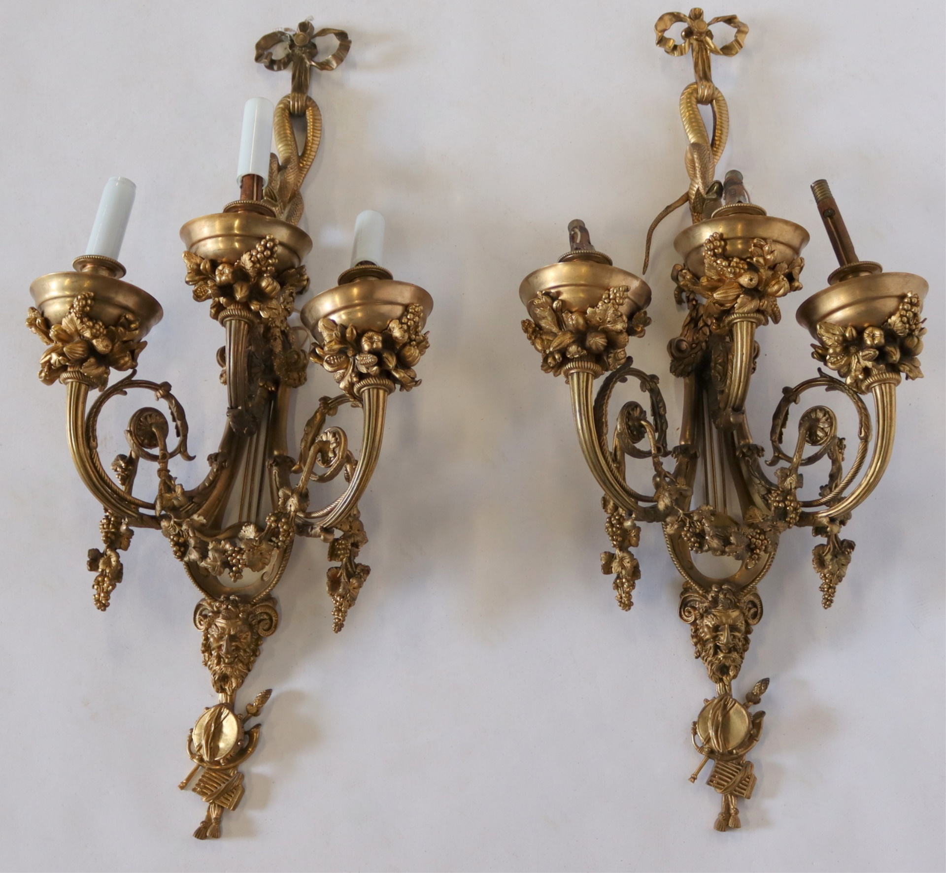 PAIR OF SIGNED HENRY VIAN GILT 3bd1a9