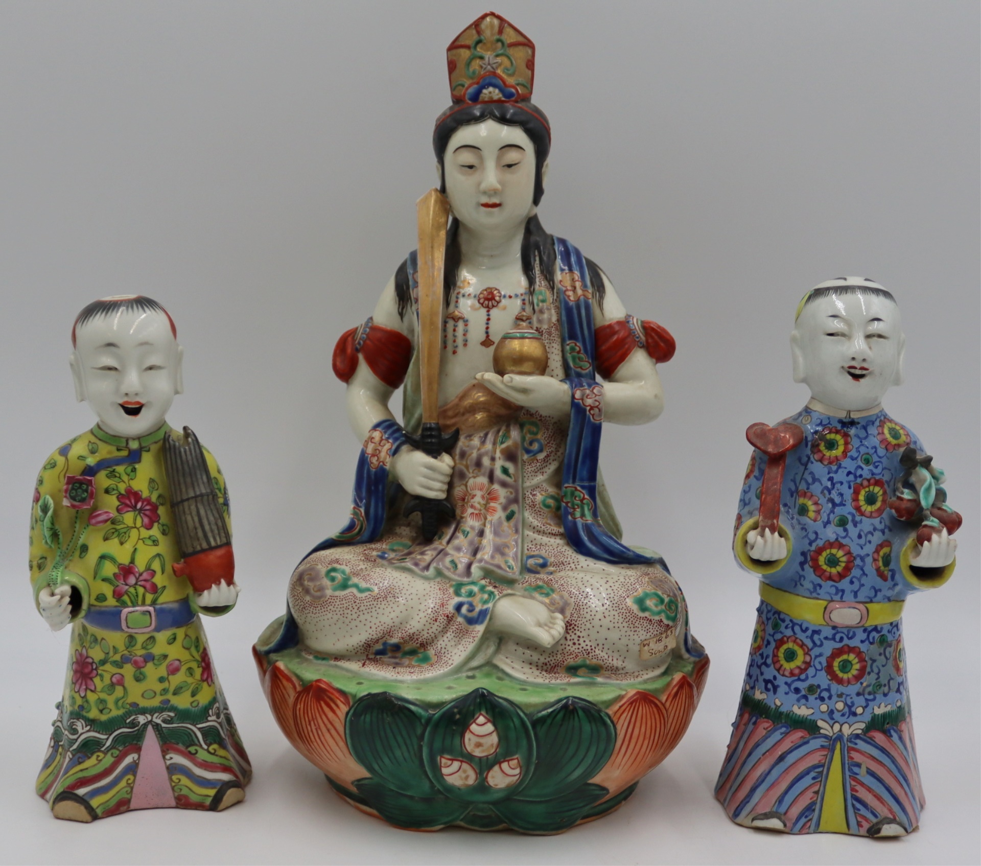 GROUPING OF CHINESE ENAMEL DECORATED 3bd2b5