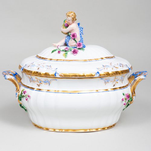 BERLIN PORCELAIN TUREEN AND COVER