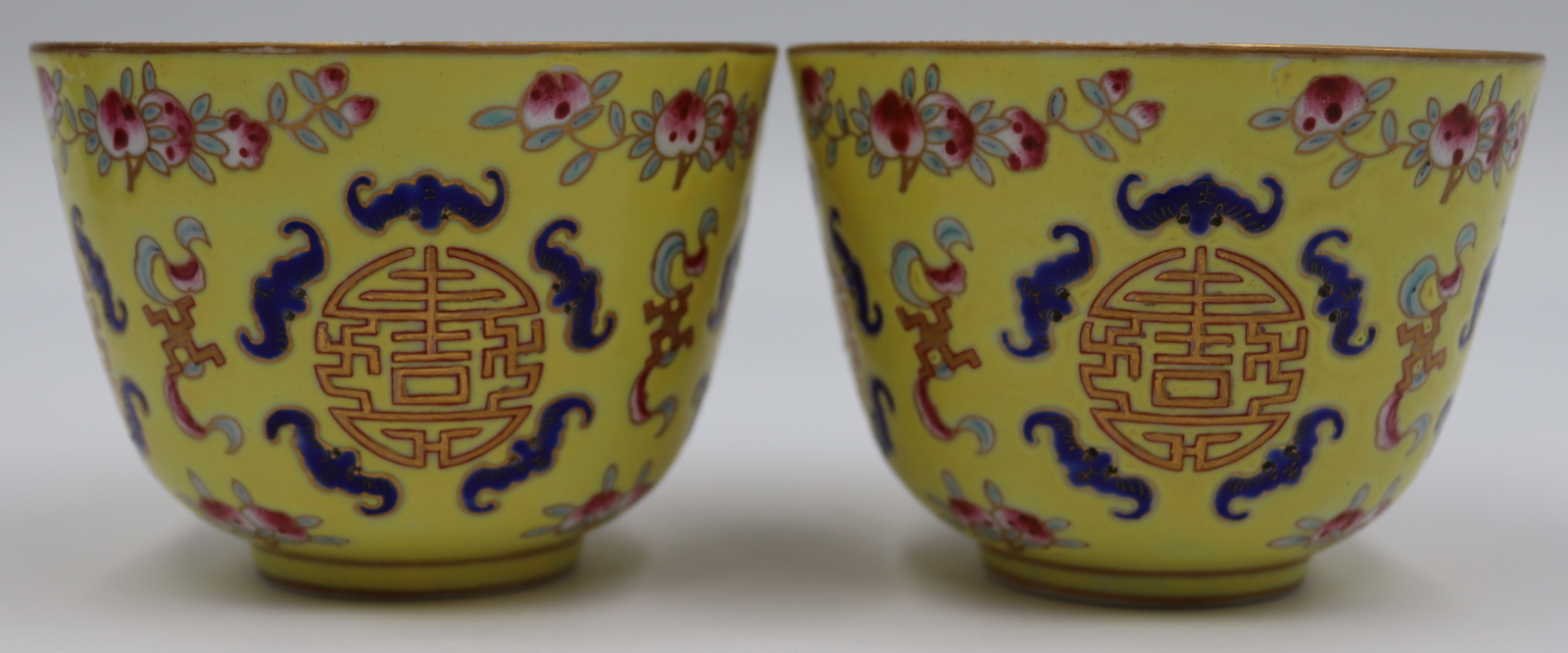 PAIR OF 19TH C ENAMEL DECORATED 3bd366