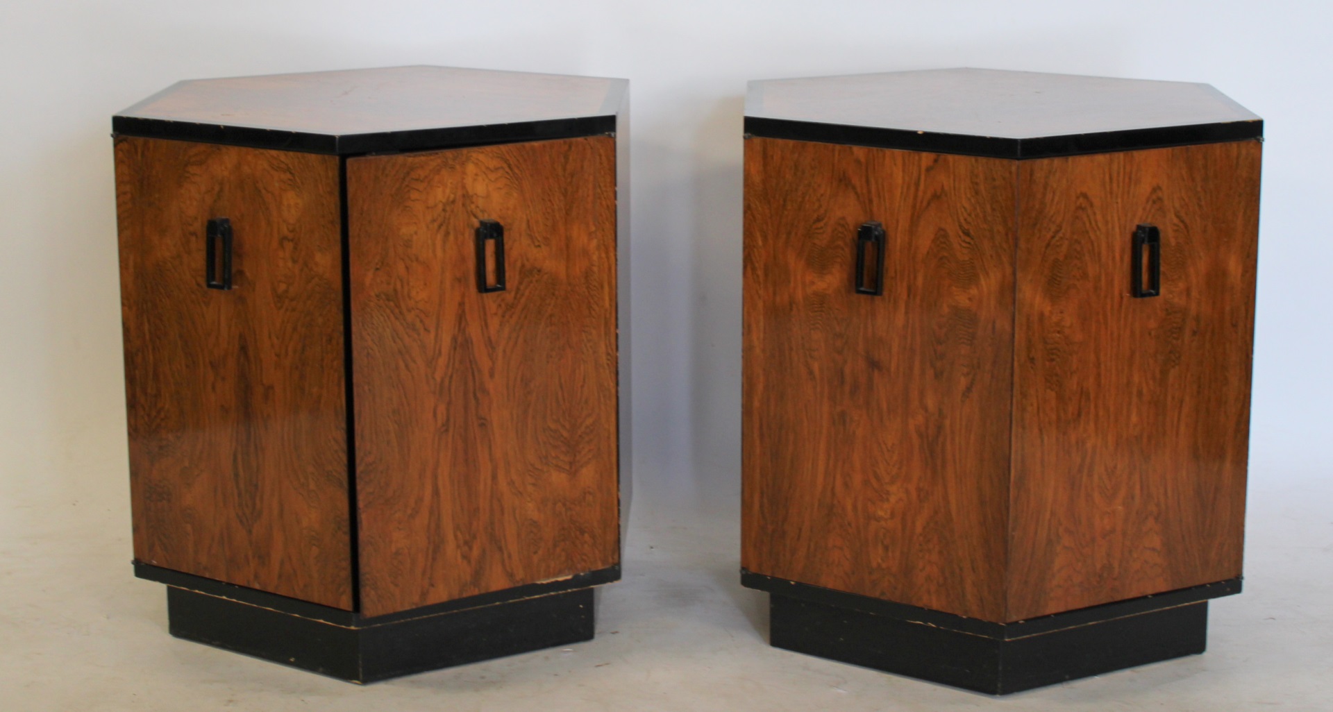 A PR OF EBONISED ROSEWOOD OCTAGONAL 3bd384