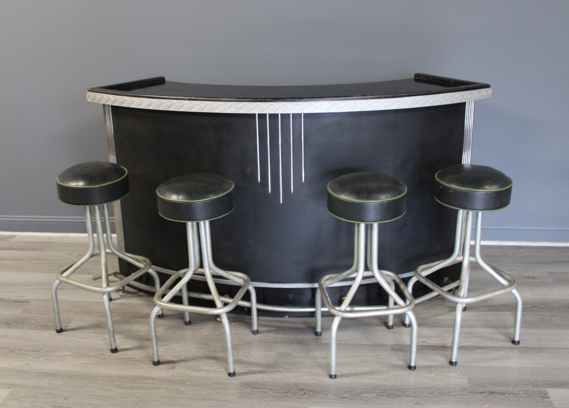 ART DECO BAR AND 4 STOOLS. A great