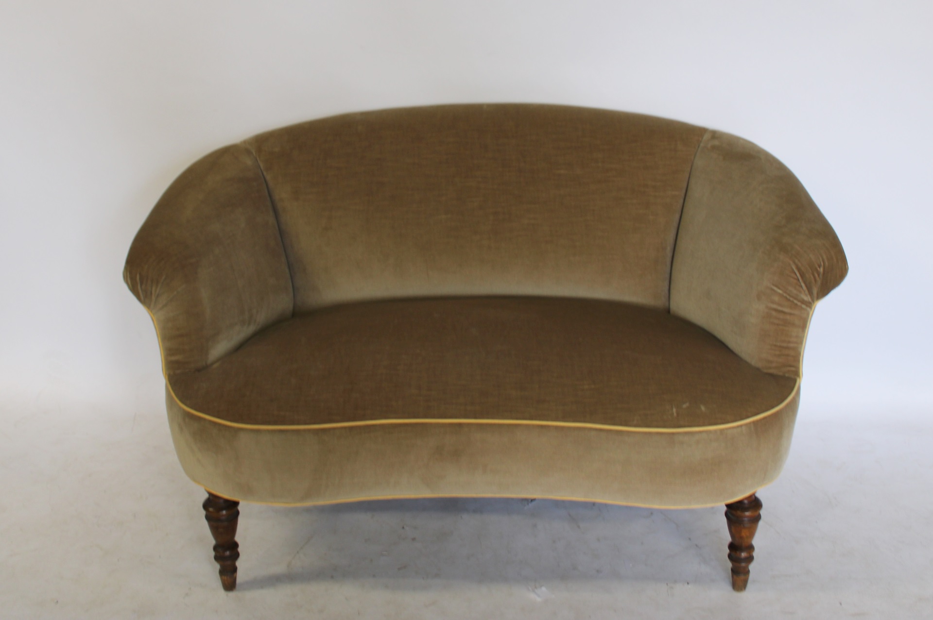 ART DECO STYLE VELVET UPHOLSTERED 3bd3d8